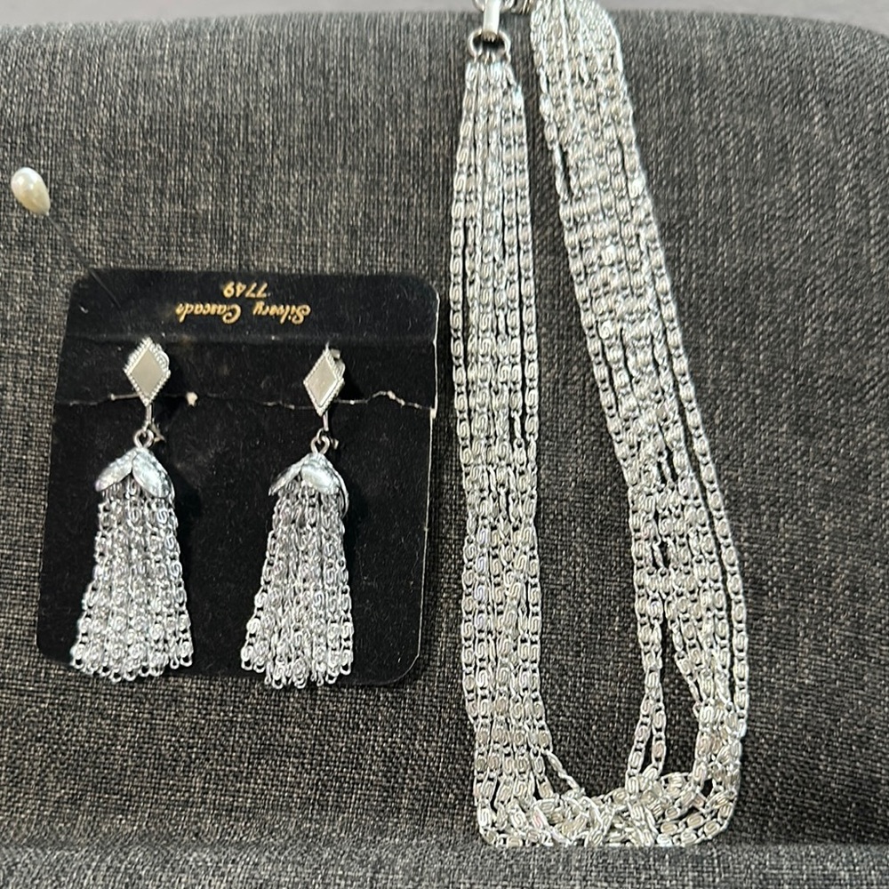 Elegant Silver Jewelry Set